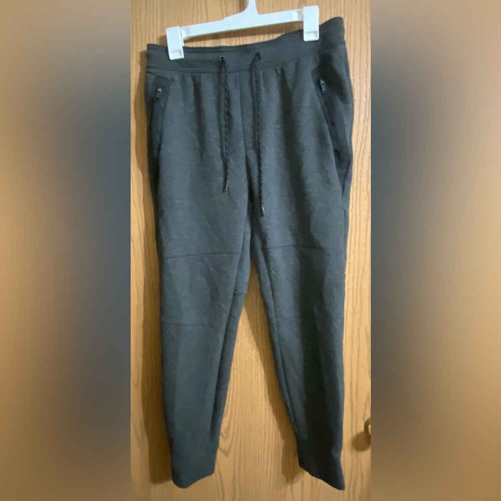 American Eagle Men’s Joggers Size: Medium Color: Dark Gray